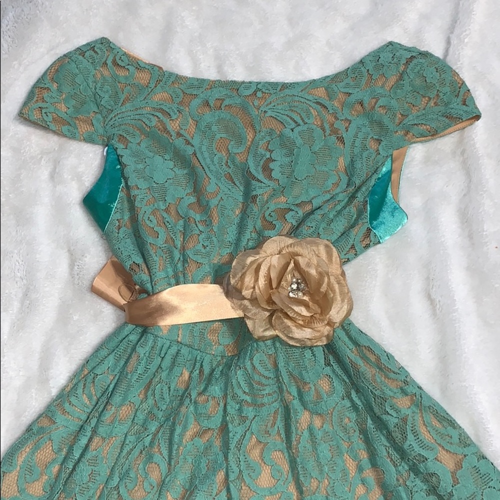 🌻Tween Dress - Picture 2 of 3